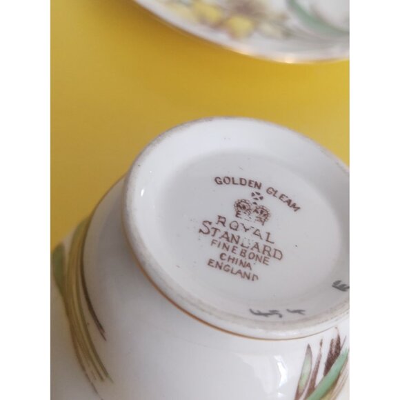 Vintage Royal Standard Teacup and Saucer Golden Gleam 1930's - Picture 10 of 11